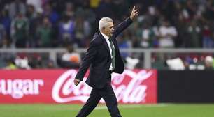Aguirre se despede do México e entrega cargo para Rafa Márquez