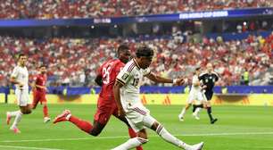 Resumo do dia: segunda de Copa do Mundo tem Trump contra brasileiro, chuteira furada e saída de técnico