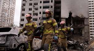 Ataques russos deixam 12 mortos em Kiev à medida que Ucrânia fica com poucas defesas aéreas