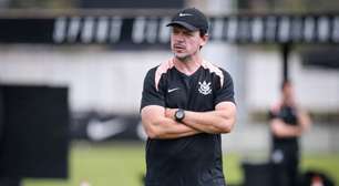 Corinthians intensifica preparação e Fernando Diniz comanda treino tático