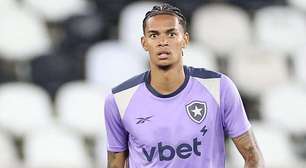 Newton chega na capital paulista para assinar com o São Paulo