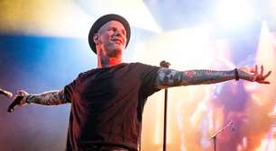 Corey Taylor diz passar por 3 terapeutas ao mesmo tempo e garante funcionar