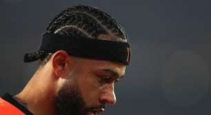 Depay faz postagem enigmática em meio à negociação com o Corinthians