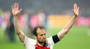 Ajax anuncia retorno de Daley Blind após fim de contrato com o Girona