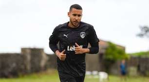 Botafogo se aproxima do goleiro Gabriel Batista, ex-Flamengo
