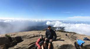 Família transforma trilhas em estilo de vida e leva filha de três meses de vida ao topo do Pico da Bandeira