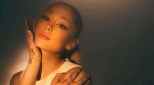 Ariana Grande revela trecho de 'Petal' durante abertura de show. Assista