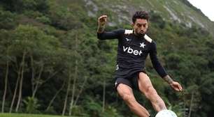 Alex Telles ganha espaço em hall de ídolos do Botafogo