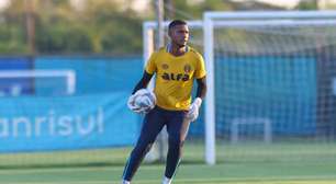 Grêmio encaminha saída de goleiro para o futebol português