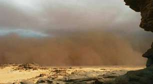 Tempestades de areia: o espetáculo e os perigos do deserto em movimento