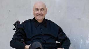"Não estou aposentado": lenda do Black Sabbath, Bill Ward explica por que passou a usar cadeira de rodas