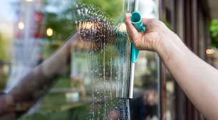 Quer um limpa-vidros caseiro? Veja a receita de álcool e vinagre que não decepciona!