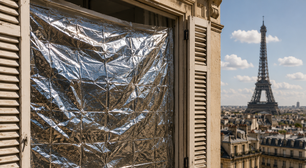 A França está sufocando com um calor de 40°C e sem persianas: sua solução desesperada é forrar as janelas com papel alumínio