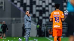 Vasco surpreende e acerta com treinador que estava no futebol saudita