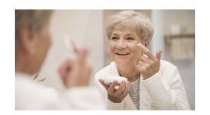 Regina Pallás, farmacêutica espanhola: 'Se eu tivesse 65 anos, no meu nécessaire nunca faltaria um creme para o contorno dos olhos com efeito lifting e proteção solar com FPS mínimo de 30'