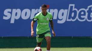 Naves treina separado e aguarda definição sobre o futuro no Palmeiras