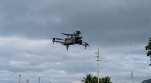 Black Mirror de Copacabana? Drones da Prefeitura para combater comércio irregular viram assunto nas redes