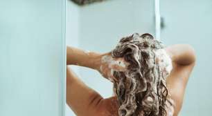 Estudo revela: espuma do shampoo não indica limpeza eficaz
