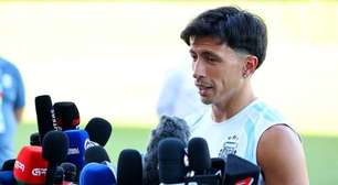 Lisandro Martínez cobra a Argentina após sustos: "Pés no chão"