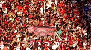 Torcida do Flamengo domina arquibancada e celebra título em Portugal