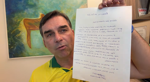 Em meio a racha com Michelle, Flávio lê carta de Bolsonaro, que pede para diferenças serem 'deixadas de lado'