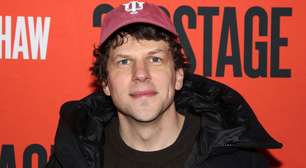 Ator Jesse Eisenberg explica decisão de doar rim a um desconhecido: 'Senso de responsabilidade'
