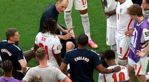 'Se esforcem mais, vocês só estão parados', disse técnico da Inglaterra a estrelas da seleção jogo contra Noruega