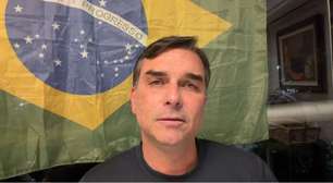 Flávio Bolsonaro acusa Moraes de interferência eleitoral após proibição de visitas ao pai