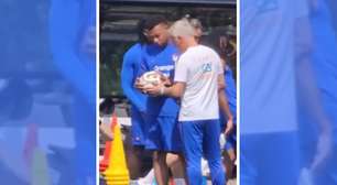 Mbappé analisa nova bola da Copa do Mundo antes das semifinais; veja