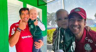 Maitê, palmeirense de 4 anos que venceu o câncer, conhece Abel Ferreira e ganha presentes: 'Realizou o sonho'