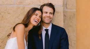 Paul Wesley e modelo brasileira decidem se casar 24 horas antes da cerimônia: 'Valeu a pena'