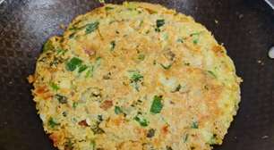 Omelete de aveia leve, gostoso e prático preparado com apenas um ovo em cinco minutos