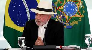 Lula faz piada sobre 'dentadura de Trump' durante reunião no Palácio do Planalto
