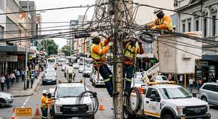 Operação retira 450 kg de fios inutilizados no centro de Criciúma