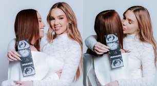 Na reta final da gravidez, Júlia Ribeiro celebra primeira filha com Mari Fernandez: 'Vou nascer como mãe'