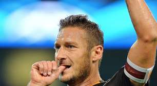 Totti participa de campanha para estreia do novo filme do Homem-Aranha