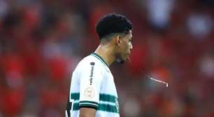 Ceará encaminha contratação de zagueiro do Coritiba para a Série B