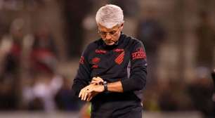 Athletico-PR contrata zagueiro, mas Odair ainda terá que esperar