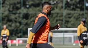 Sabino treina no campo e avança em recuperação no São Paulo