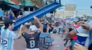 Torcedores argentinos protagonizam briga generalizada antes da semifinal da Copa