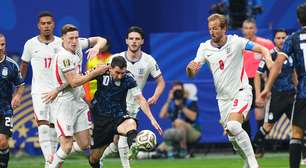Messi decide, Argentina vira em sete minutos contra a Inglaterra e vai à final da Copa do Mundo
