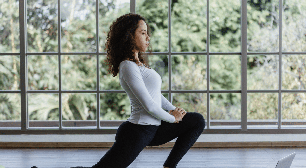Yoga no inverno: 4 benefícios da prática contra dores articulares no frio
