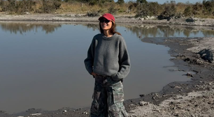 De calça cargo a tons terrosos: veja 4 looks da mala de viagem da Sasha pela África