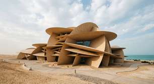 Com 539 discos inclinados, o Museu Nacional do Catar parece nascer entre areia, sol e mar