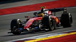 F1: Hamilton evita falar em título e elogia evolução da Ferrari