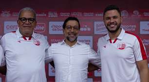 Balança, mas não cai: Hélio dos Anjos vive seu pior momento no Náutico e se aproxima do Z-4