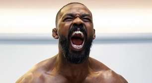 Jon Jones exalta postura de Conor McGregor após lesão: 'Diz muito sobre o caráter dele'
