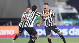 Botafogo marca no fim e vence Santos no retorno do Brasileirão