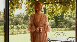 Marina Ruy Barbosa usa look romântico com bolsa em formato de gato de R$ 30 mil em casamento na França