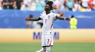 Saka diz que gostaria de ter jogado mais pela Inglaterra na Copa